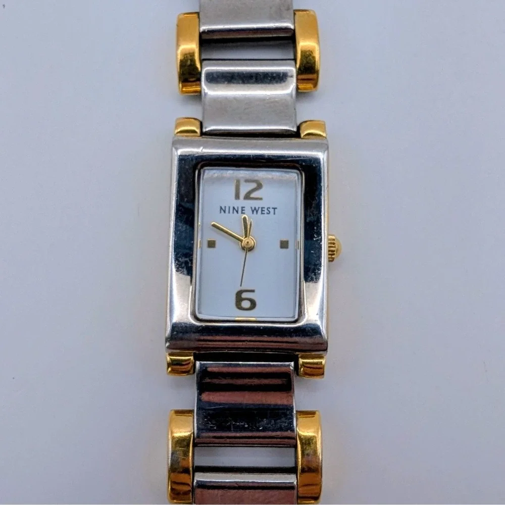 Women's 17mm Two Tone Nine West Watch, Bracelet Band New‎ Battery